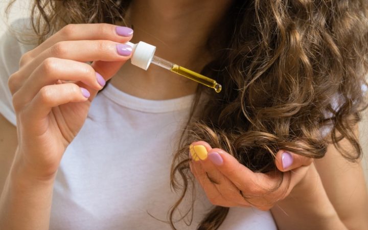 7 Oils To Apply To Your Hair That Will Fix All Of Your Hair Problems