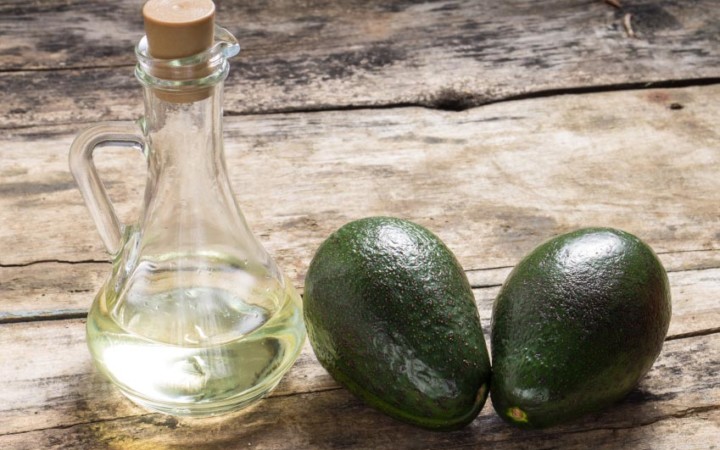 10 Amazing Avocado Oil Benefits For Your Health & Beauty