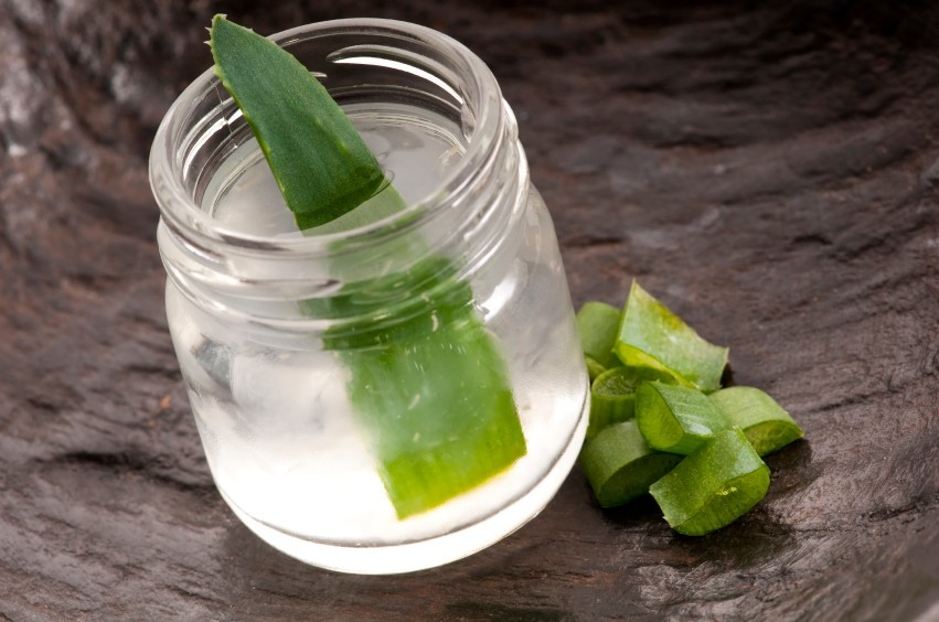 12 Benefits Of Aloe Vera Juice + How To Make Your Own