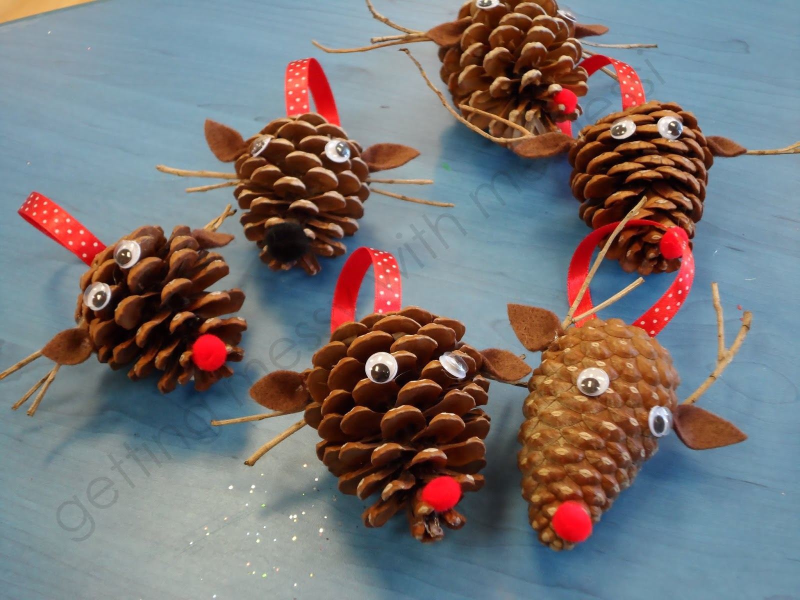 32 Homemade Eco-Friendly Christmas Decorations That Look Stunning
