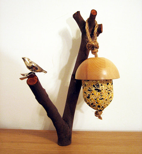 acorn-bird-feeder