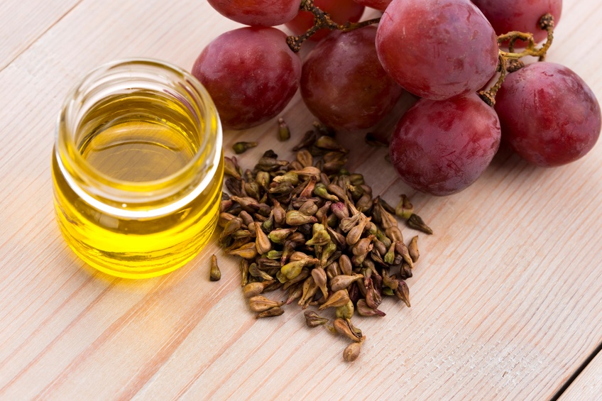 9 Impressive Benefits Of Grapeseed Oil For Skin, Hair & Health