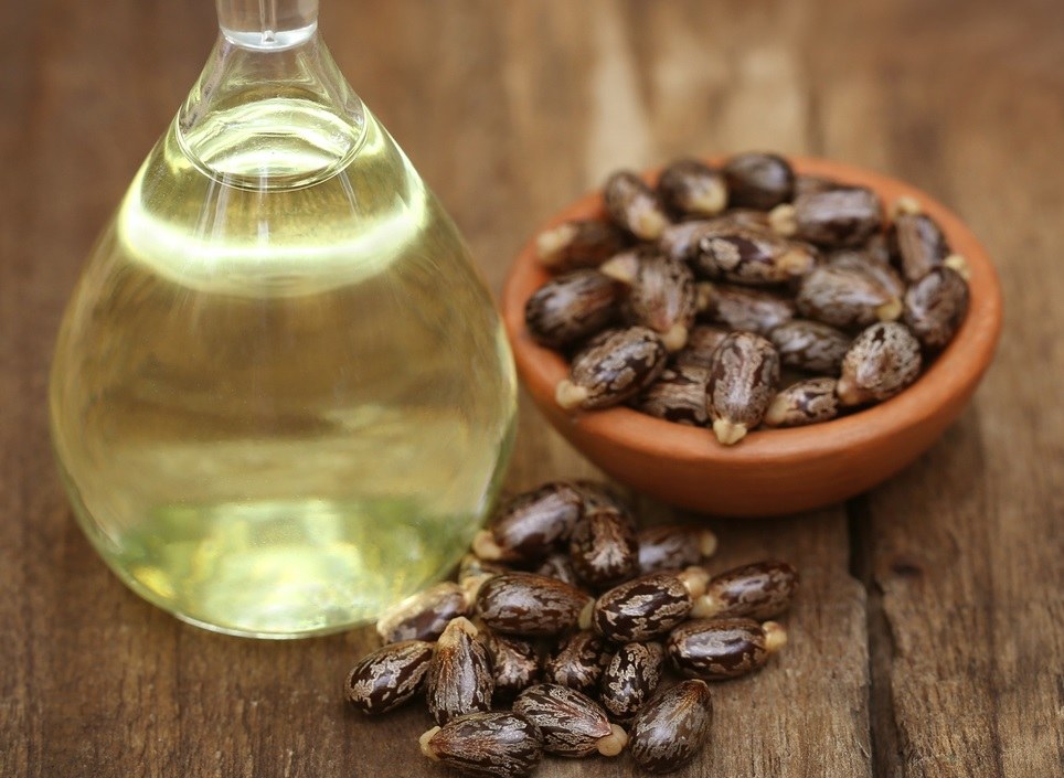 5 Reasons You Should Put Castor Oil In Your Hair