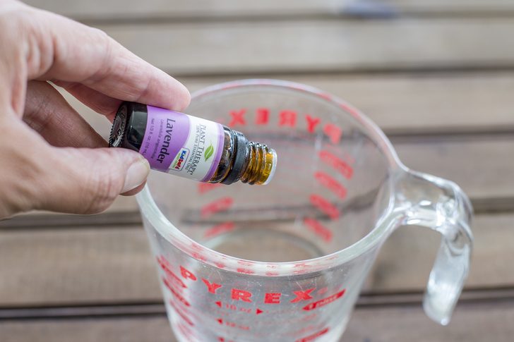 Easiest Homemade Lavender Linen Spray That Actually Kills Odors