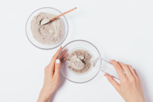 11 Reasons You Should Put Bentonite Clay On Your Face + More Uses